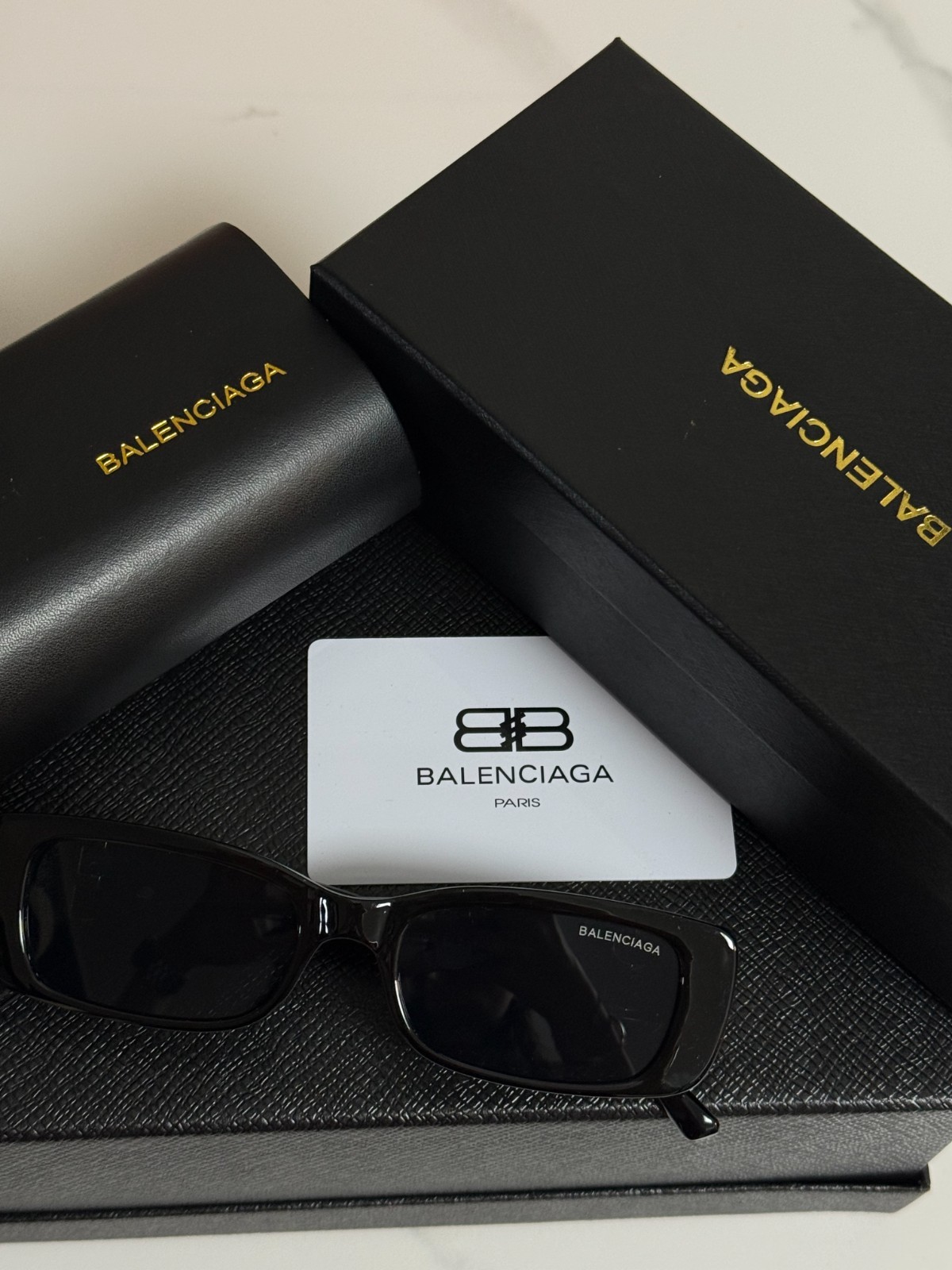 Balenciaga 2000 Edition - Golden Double B logo - Dark gray lens - Bright black a Balenciaga 2000 Edition - Golden Double B logo - Dark gray lens - Bright black a