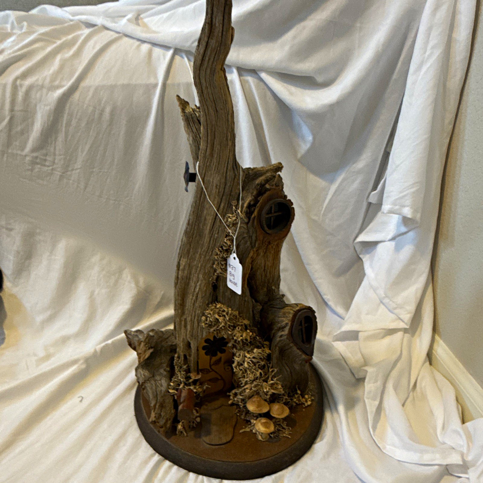 Wood simpich cottage Figurine w/ Mushrooms, 3D Effect, Brown/Tan Wood simpich cottage Figurine w/ Mushrooms, 3D Effect, Brown/Tan
