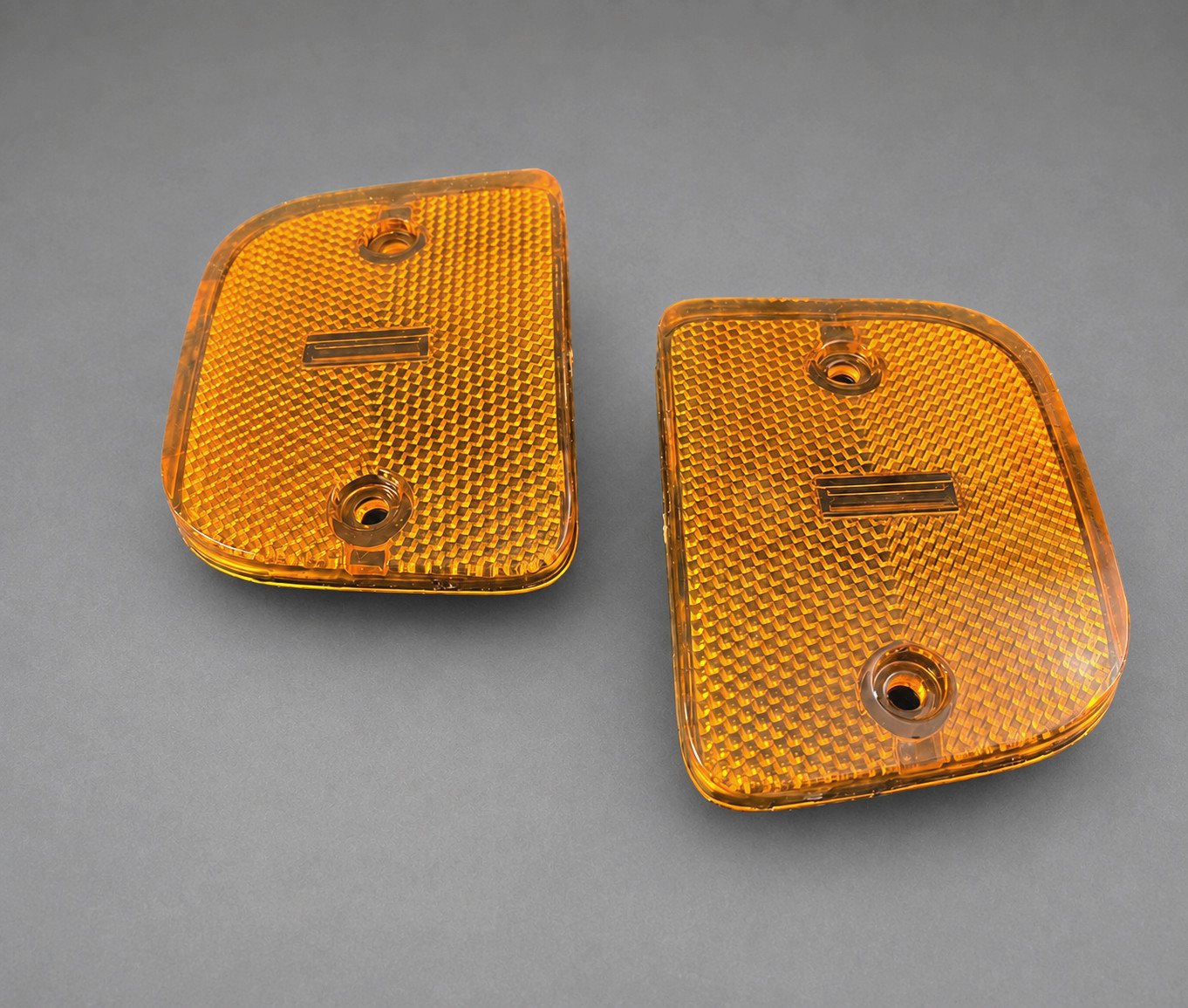 1970 Pontiac GTO Front Fender Side Marker Lamp Lens Amber LH RH PAIR 1970 Pontiac GTO Front Fender Side Marker Lamp Lens Amber LH RH PAIR