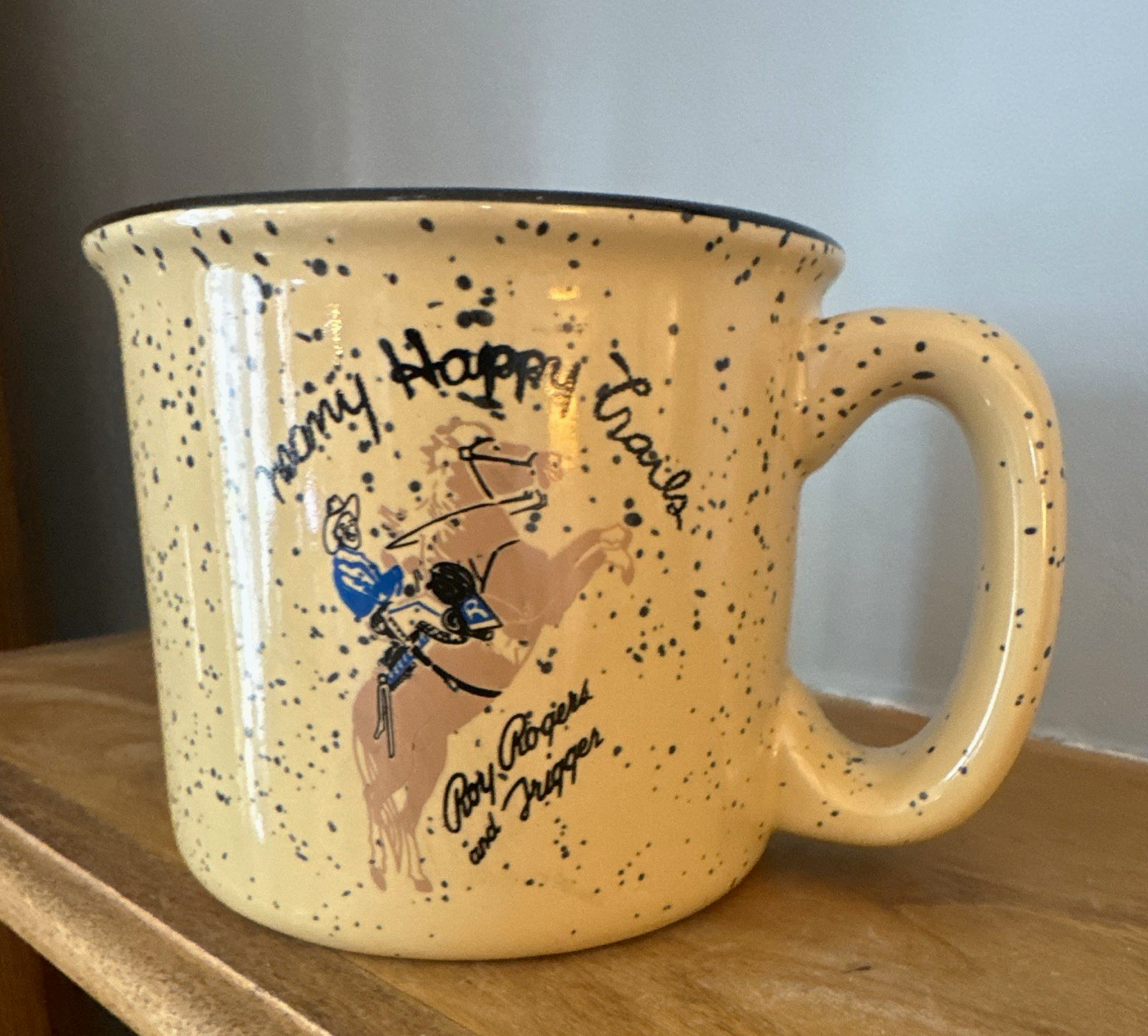 Roy Rogers & Trigger “Happy Trails” Speckled Beige Ceramic 12 oz Coffee Mug Roy Rogers & Trigger “Happy Trails” Speckled Beige Ceramic 12 oz Coffee Mug