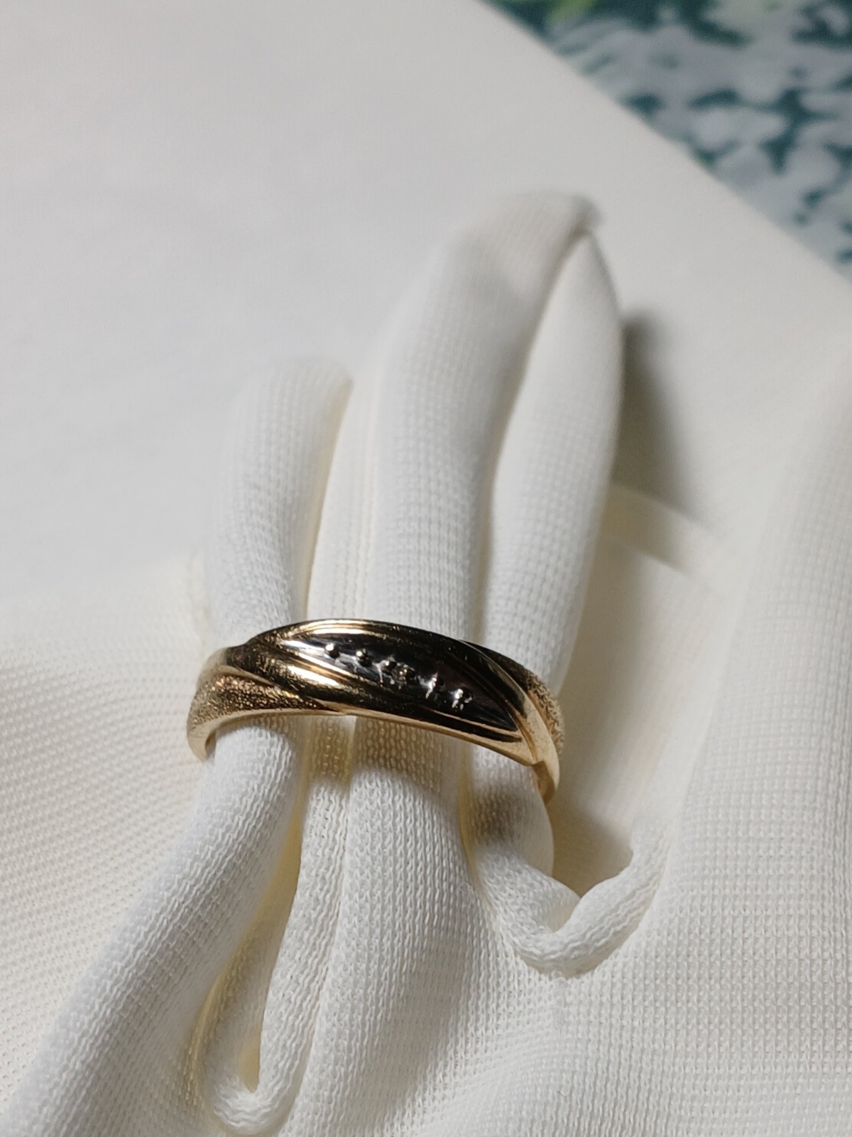 Vintage 10 Kt Brushed Yellow & White Gold Wedding Band, Size 9 Vintage 10 Kt Brushed Yellow & White Gold Wedding Band, Size 9