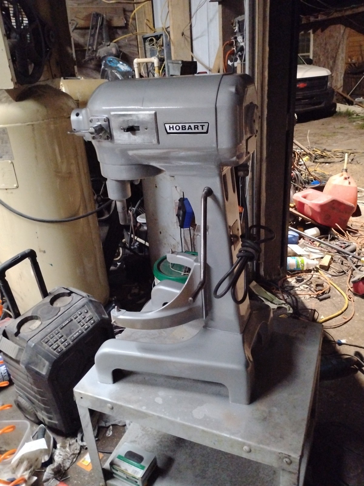 Hobart 20qt variable speed Mixer W/ O Bowl Or Paddle 1 1/3hp 110v Model A200 Hobart 20qt variable speed Mixer W/ O Bowl Or Paddle 1 1/3hp 110v Model A200