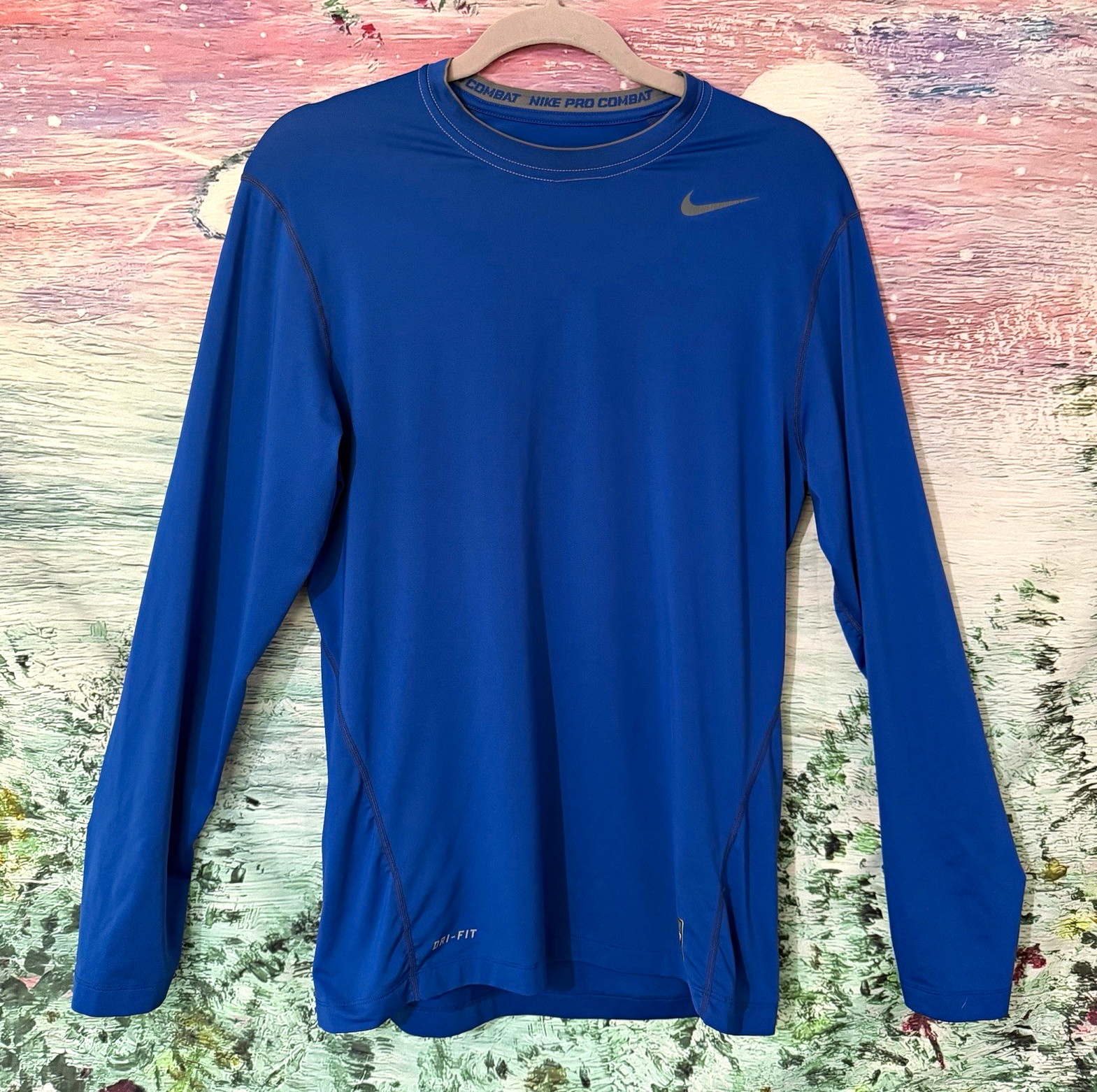 Nike Pro Combat Men’s L Blue Long Sleeve Compression Base Layer Top Nike Pro Combat Men’s L Blue Long Sleeve Compression Base Layer Top