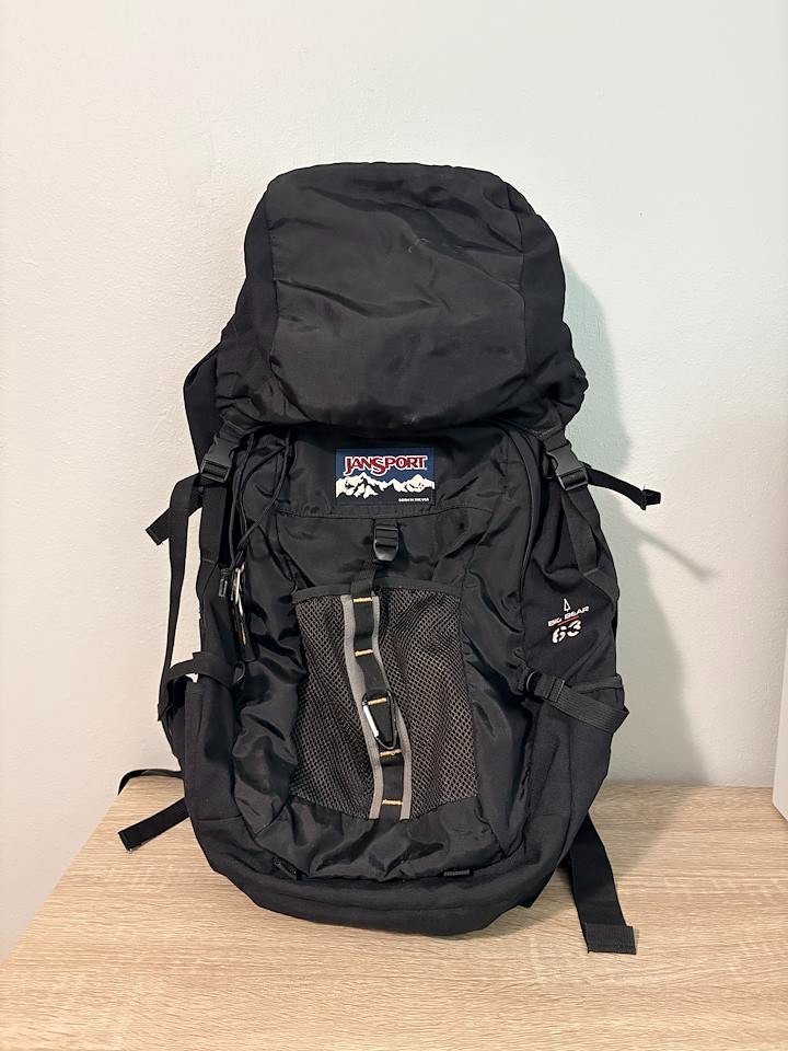 JanSport Big Bear 63 Hiking Backpack Hip Belt Padded Straps Black