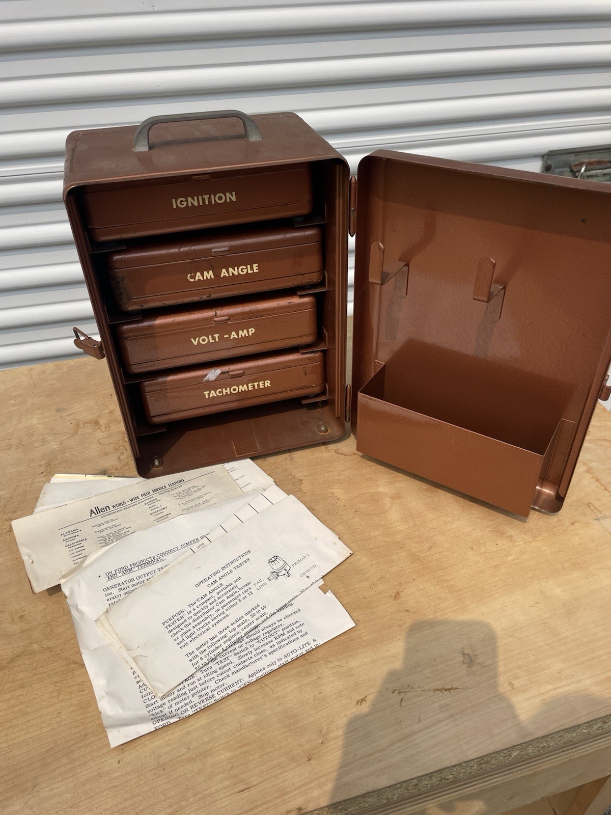 Vintage Allen Electric AC Delco Automotive Test Equipment With Carrying Case Vintage Allen Electric AC Delco Automotive Test Equipment With Carrying Case