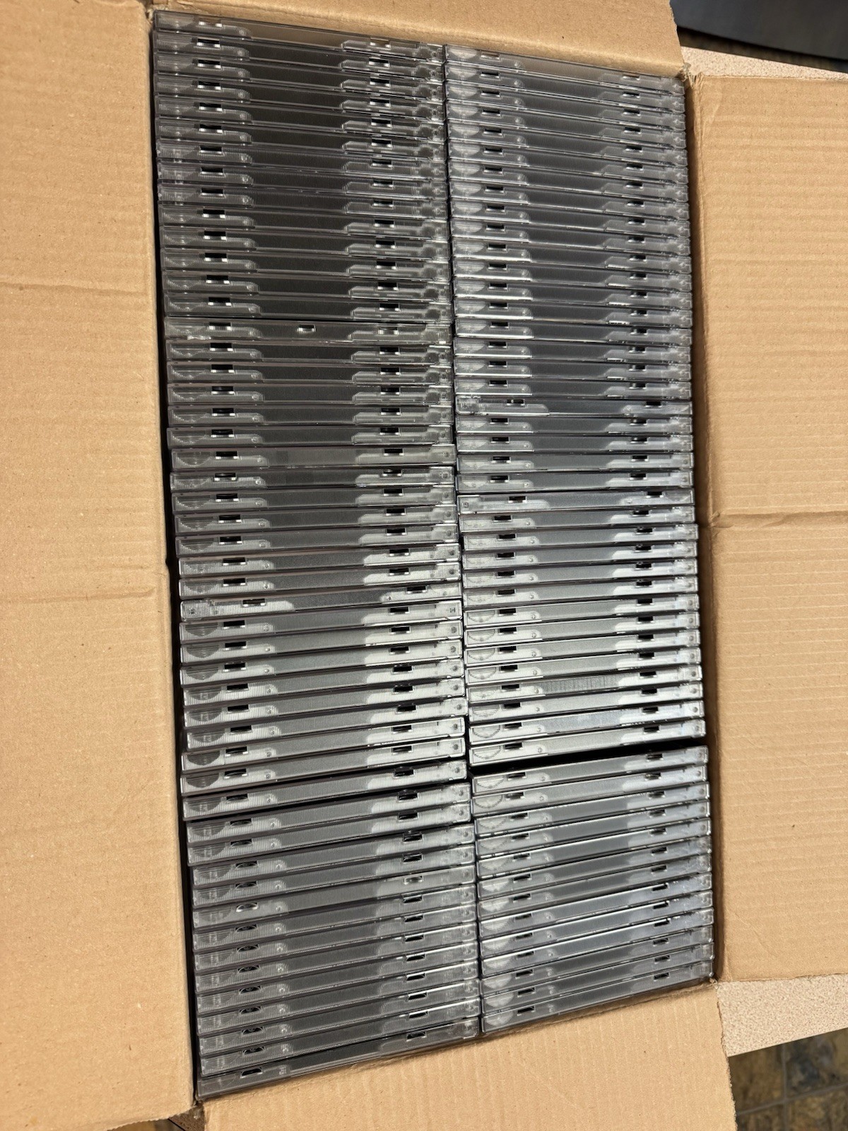 Lot of 100 Standard CD Jewel Cases Clear with Black Trays – Good Used Condition Lot of 100 Standard CD Jewel Cases Clear with Black Trays – Good Used Condition