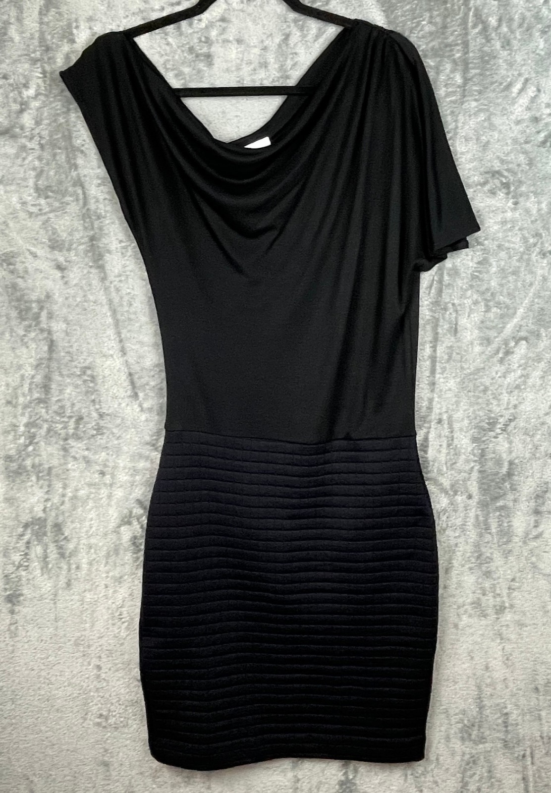 Reiss Freda Dress Womens US 4 Black Drapey Asymmetrical Sleeve Quilted Bottom Reiss Freda Dress Womens US 4 Black Drapey Asymmetrical Sleeve Quilted Bottom