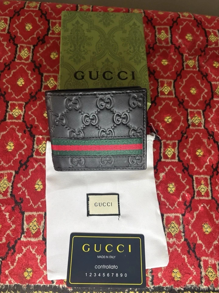 Gucci Men\'s Black Guccissima Leather Web Bifold Wallet Gucci Men\'s Black Guccissima Leather Web Bifold Wallet