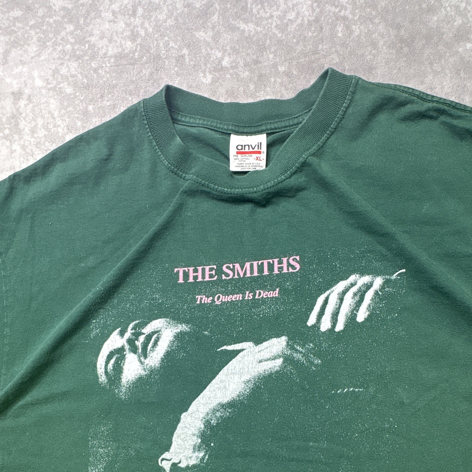 2000s The Smiths The Queen Is Dead Graphic Tee XL, Anvil Green and Pink Graphic 2000s The Smiths The Queen Is Dead Graphic Tee XL, Anvil Green and Pink Graphic