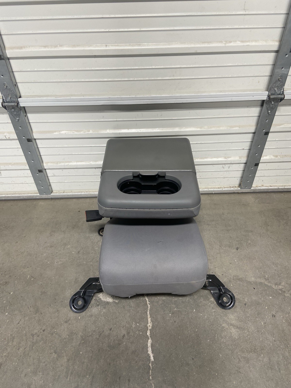 1999-2010 Ford Super Duty CLOTH JUMP SEAT GRAY center console F250 F350 F450 1999-2010 Ford Super Duty CLOTH JUMP SEAT GRAY center console F250 F350 F450