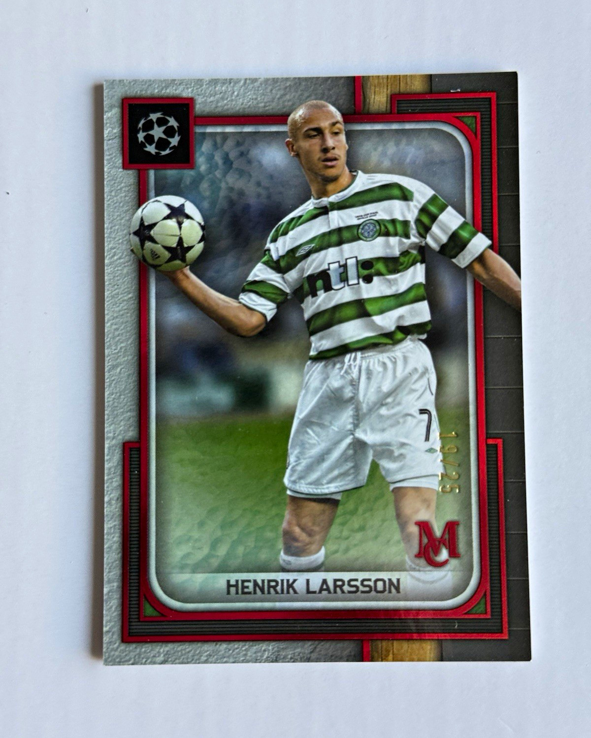 Topps 2023-24 Museum Collection UCL Henrik Larsson Celtic FC #49 Ruby /25 Topps 2023-24 Museum Collection UCL Henrik Larsson Celtic FC #49 Ruby /25