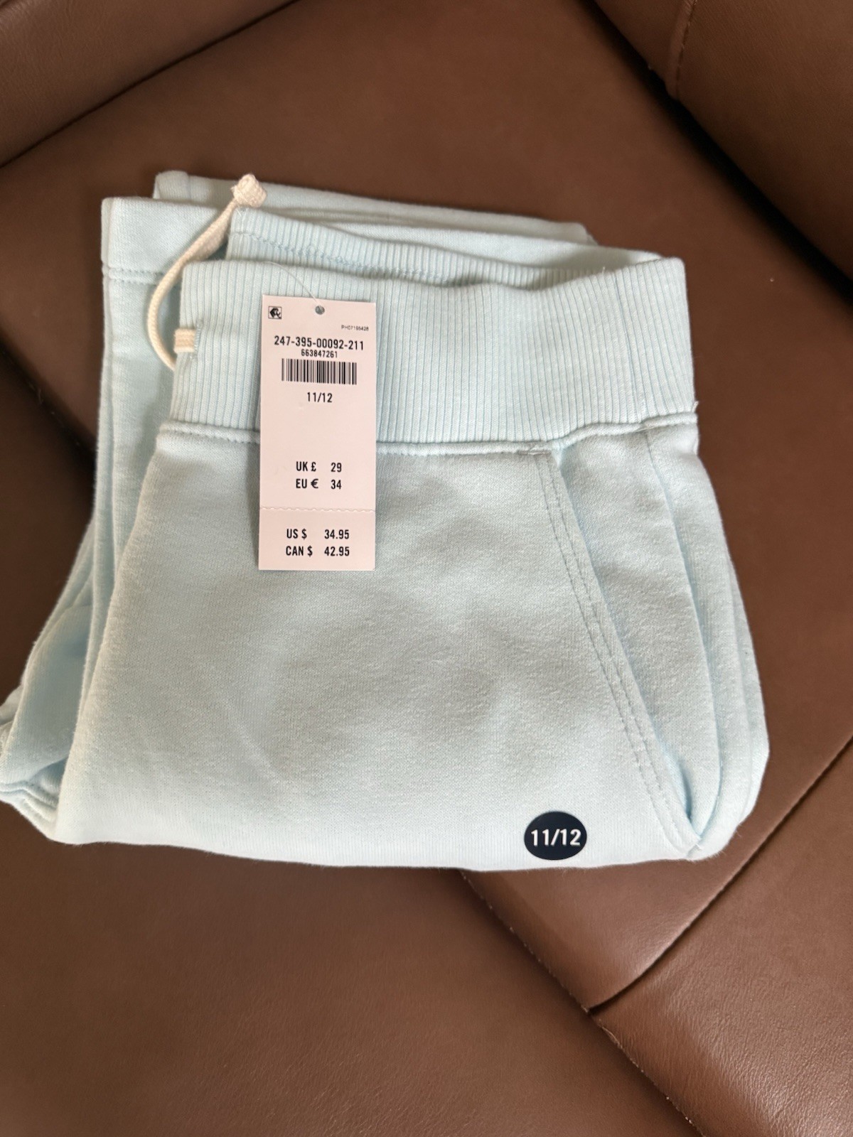 Abercrombie Kids Girls Boot Cut Fleece Pants Brand New with Tags Abercrombie Kids Girls Boot Cut Fleece Pants Brand New with Tags
