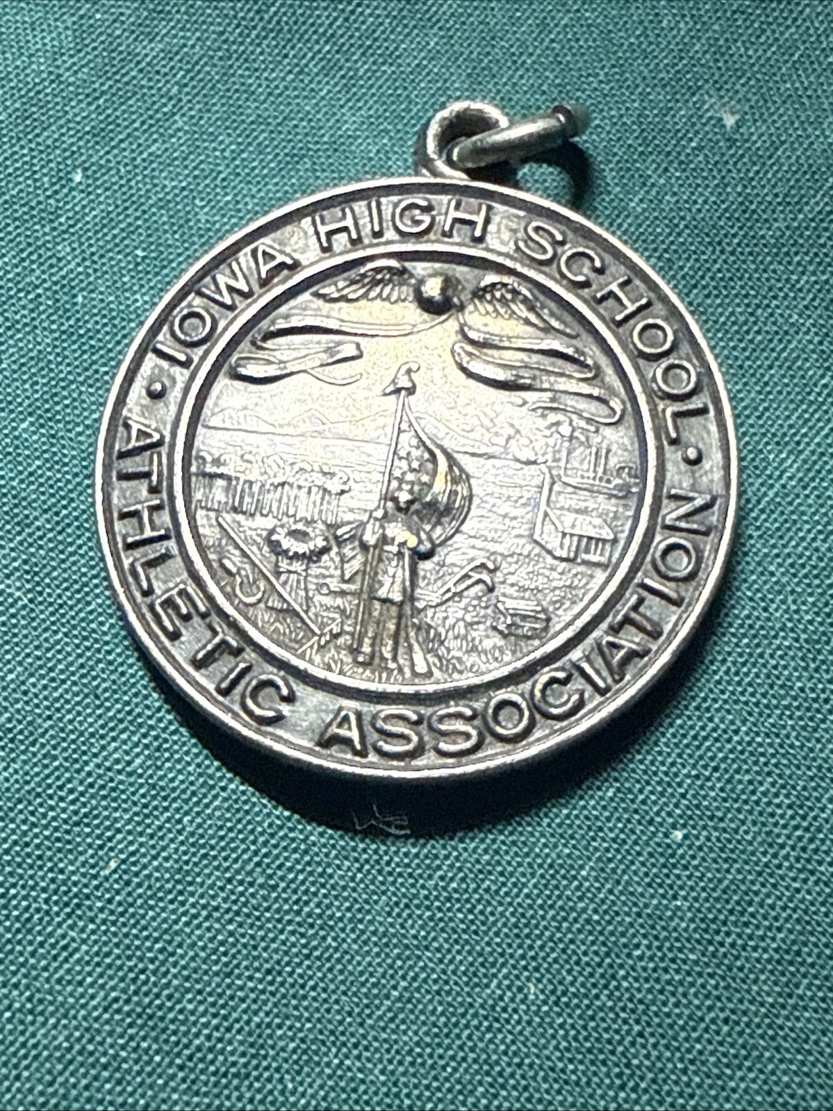Antique 1932 Iowa High School IHSAA District Wrestling Meet Medal 155 lb