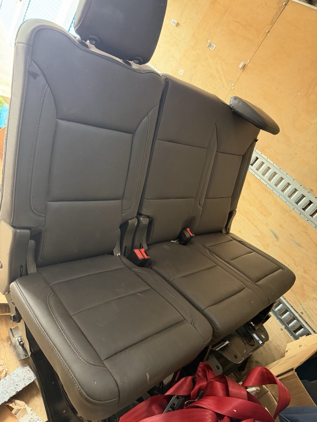 2021-2026 Chevy Chevrolet Tahoe Suburban Yukon Black third 3rd row seats POWER 2021-2026 Chevy Chevrolet Tahoe Suburban Yukon Black third 3rd row seats POWER