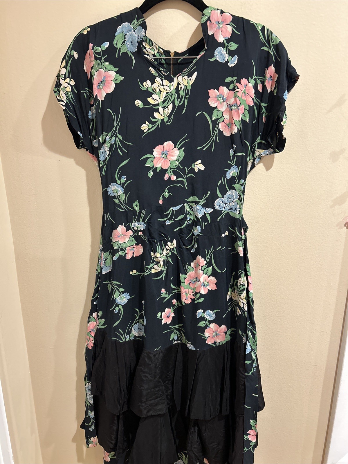 1940’s Black Floral Dress With Ruffles Sz XXS/XS 1940’s Black Floral Dress With Ruffles Sz XXS/XS