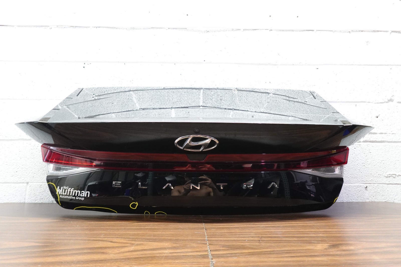 2021-2026 HYUNDAI ELANTRA REAR TRUNK LID COMPLETE W/CAMERA OEM 2021-2026 HYUNDAI ELANTRA REAR TRUNK LID COMPLETE W/CAMERA OEM