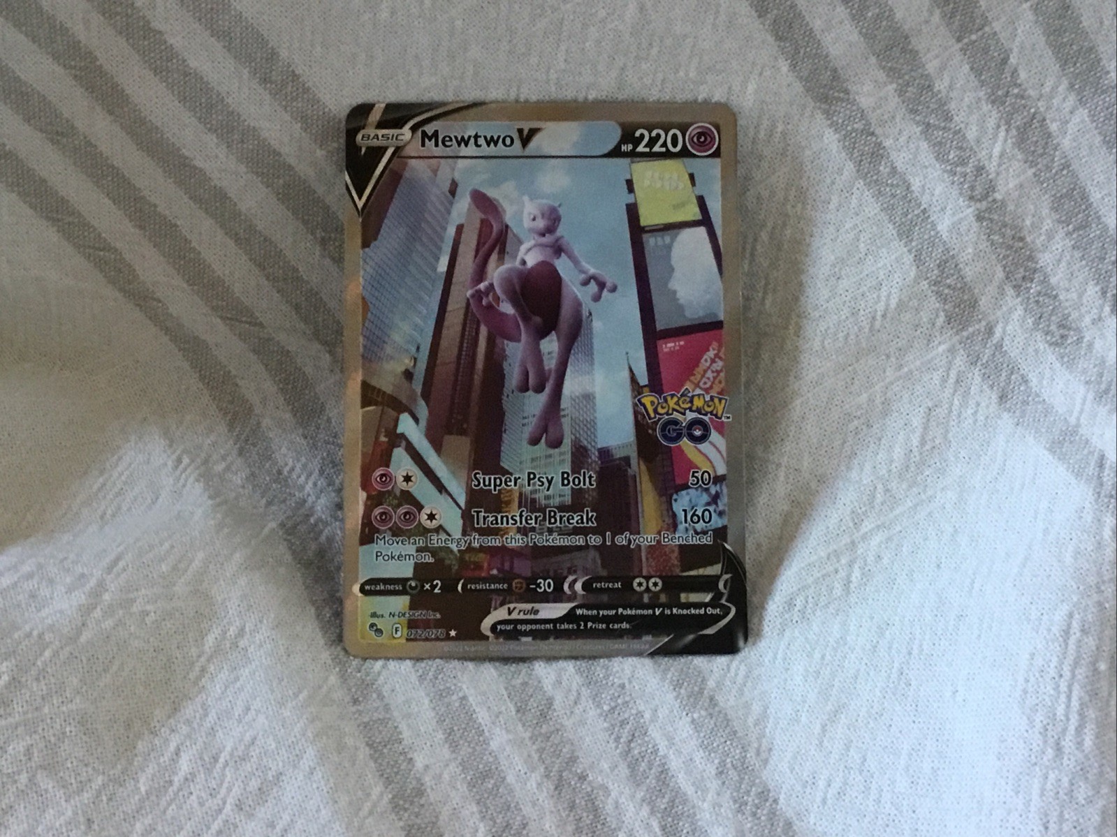 Mewtwo V (Alternate Full Art) 072/078 Pokémon GO Holo