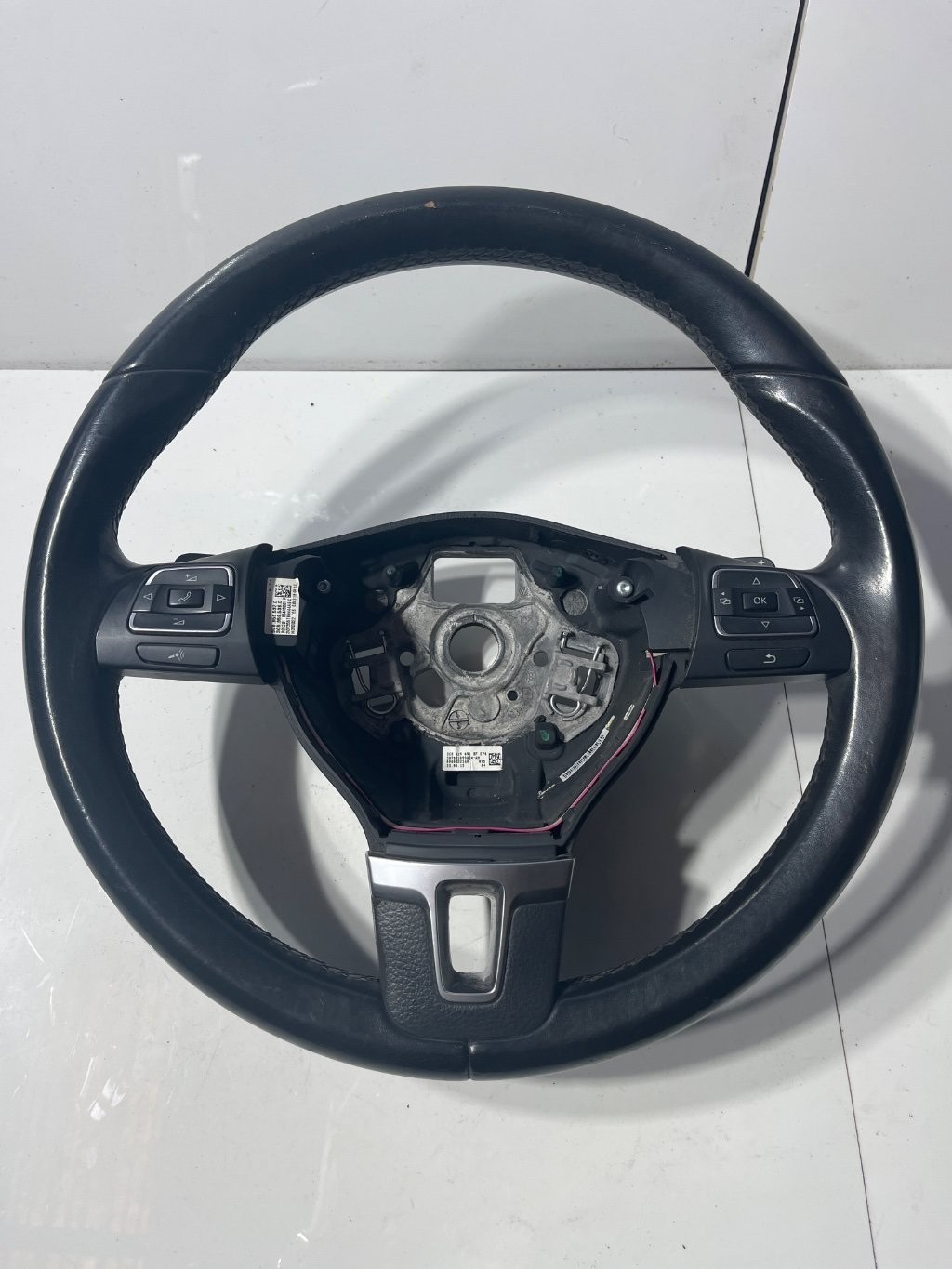 2012-2015 Volkswagen Passat Steering Wheel Leather 3C8959537D 3CB419091BF 2012-2015 Volkswagen Passat Steering Wheel Leather 3C8959537D 3CB419091BF