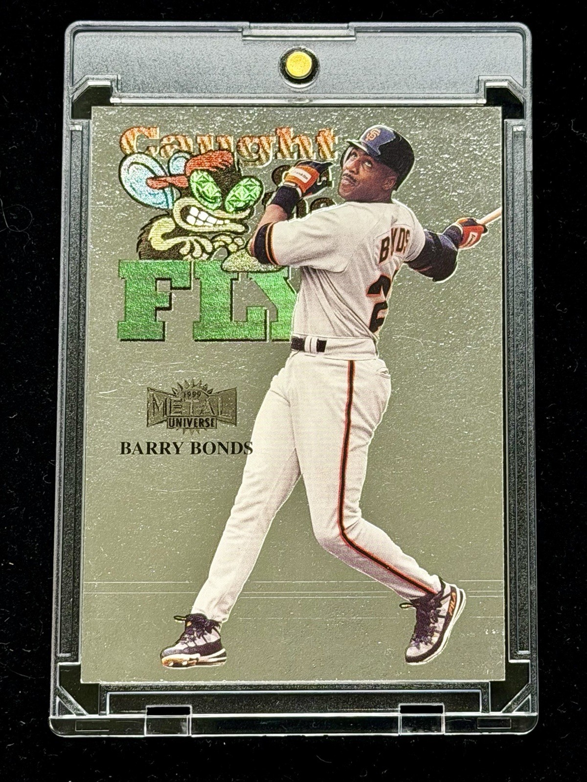 BARRY BONDS 1999 Skybox Metal Universe - Caught on the Fly #246