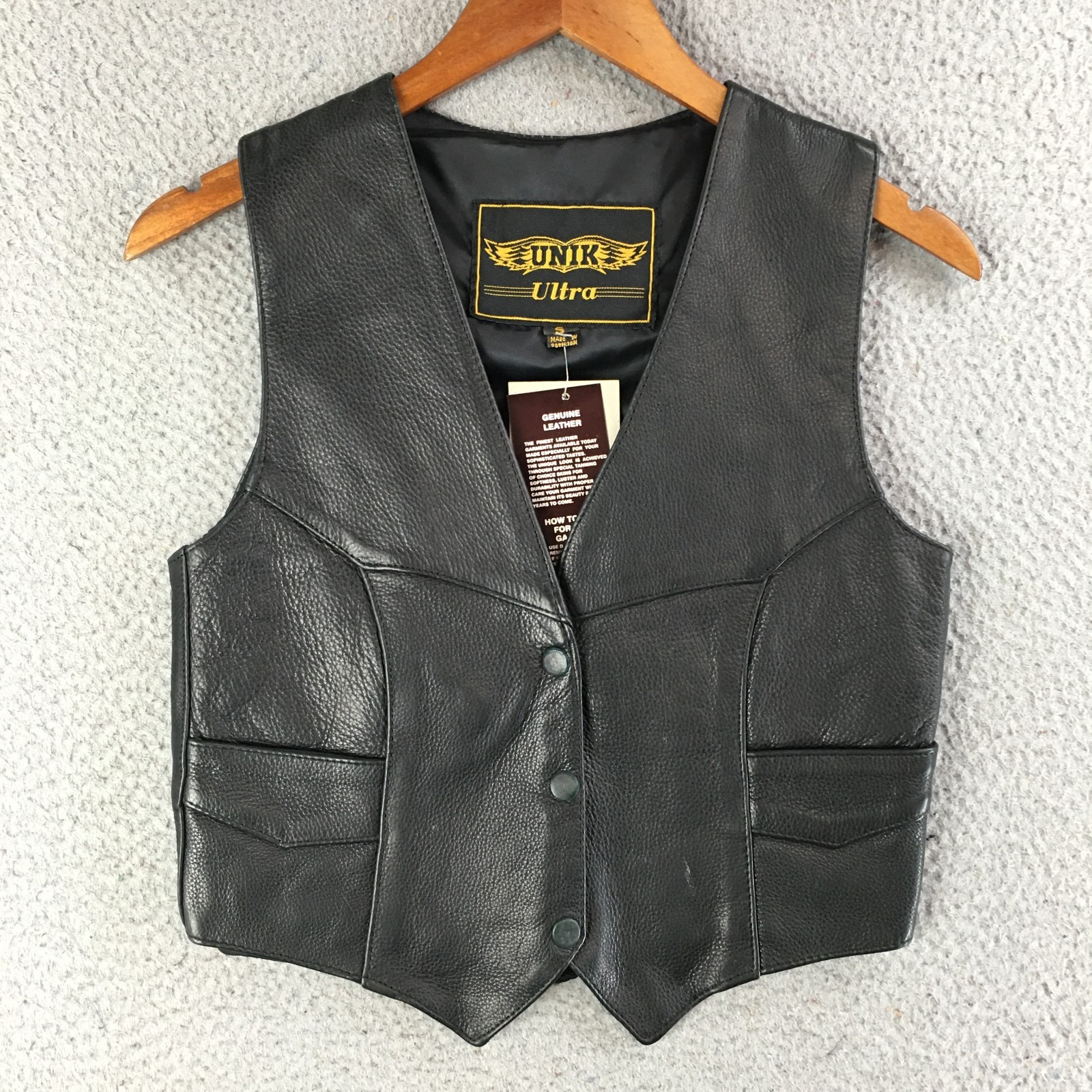UNIK Ultra Vest Womens S Leather Pockets Biker Snap Front Dry Clean Black NEW