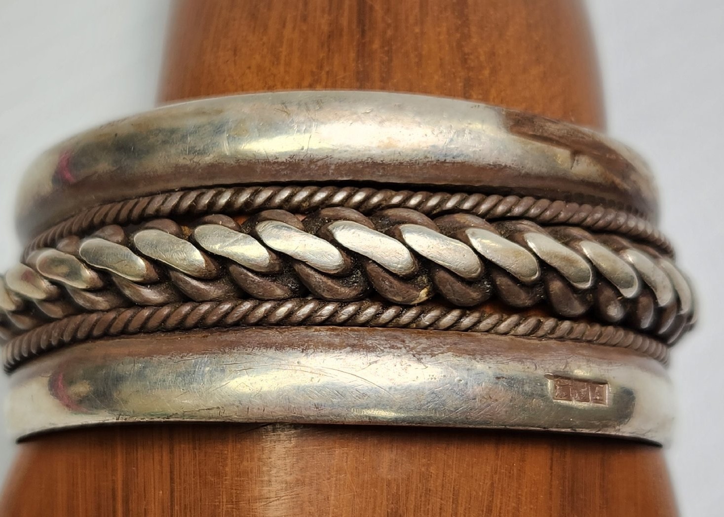 100.2 Vintage UK Hallmarked Sterling Silver Cuff Bracelet 100.2 Vintage UK Hallmarked Sterling Silver Cuff Bracelet