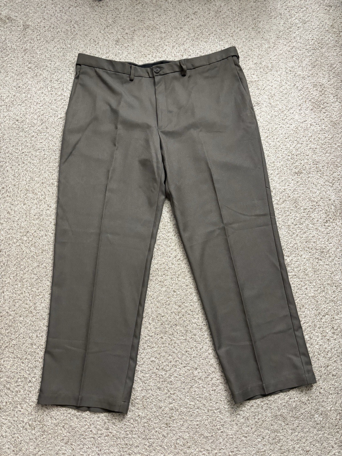 NEW Haggar Dress Pants Mens Size 42x30 Gray Brown Cool 18 Classic Fit Quick Dry