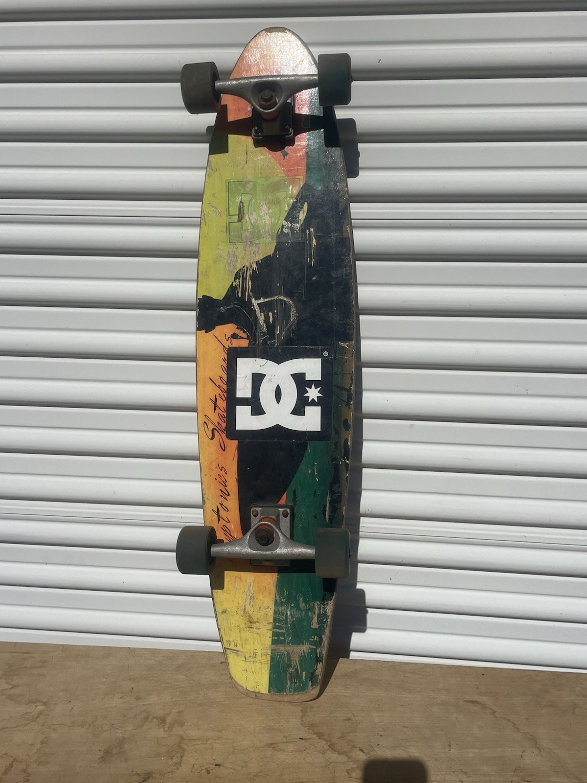 Vintage DC skateboard complete cool piece