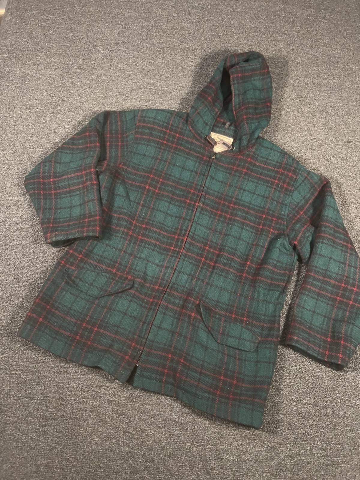 VTG Woolrich Jacket Men Medium Mackinaw Wool Tartan Plaid Chore Hunting USA Made VTG Woolrich Jacket Men Medium Mackinaw Wool Tartan Plaid Chore Hunting USA Made