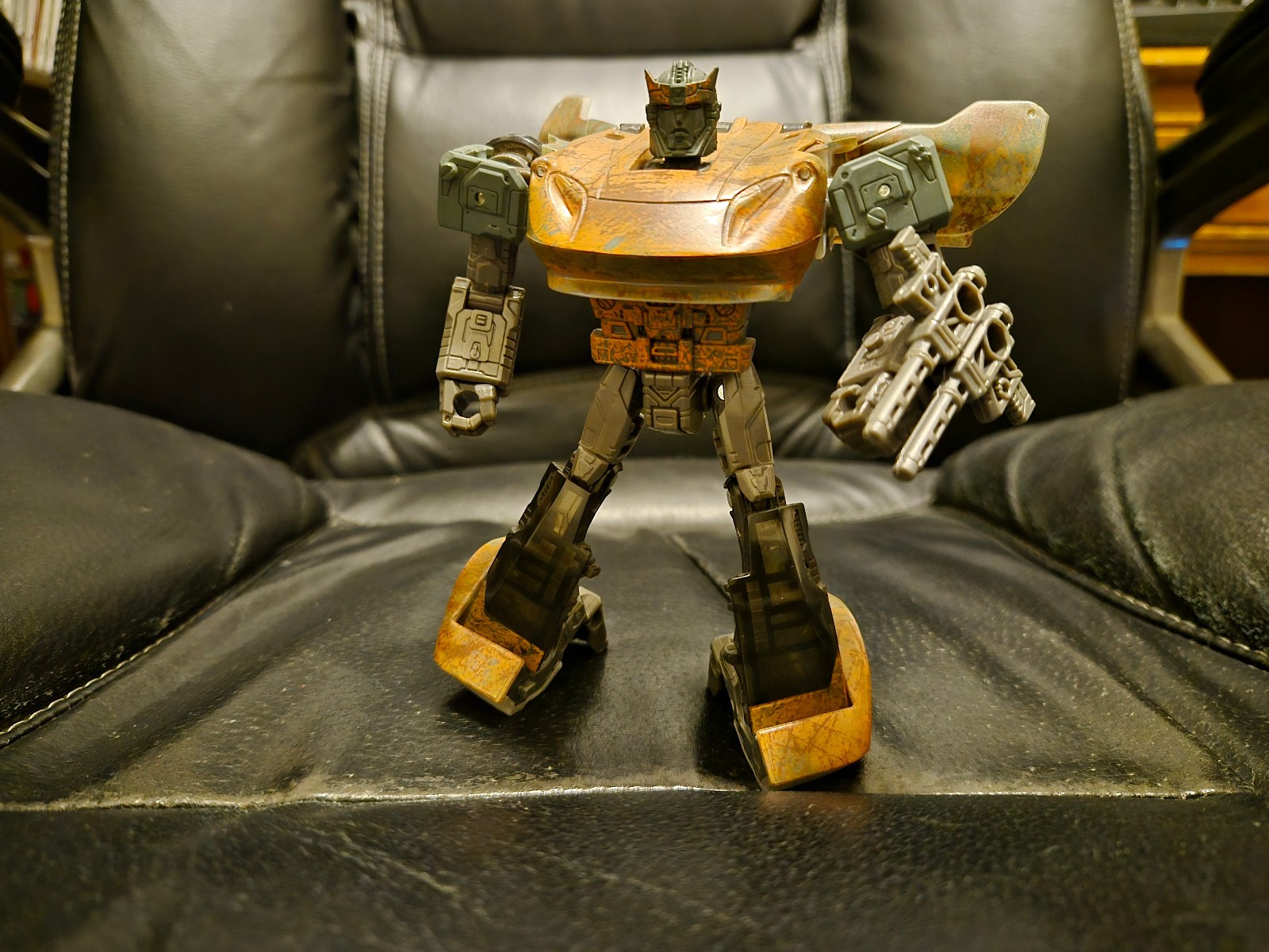 F0986 Transformers War For Cybertron Netflix Decepticon Sparkless Bot