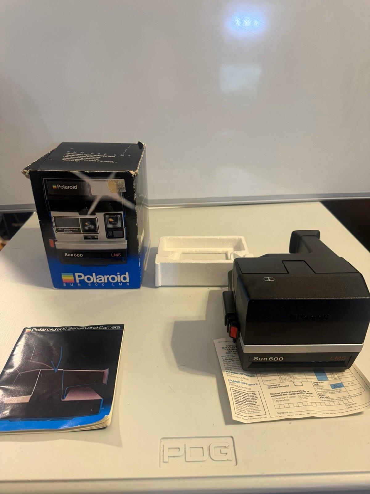 Polaroid Sun 600 LMS Instant Camera Type 600 Built-In Flash w/ Box Manual Works Polaroid Sun 600 LMS Instant Camera Type 600 Built-In Flash w/ Box Manual Works