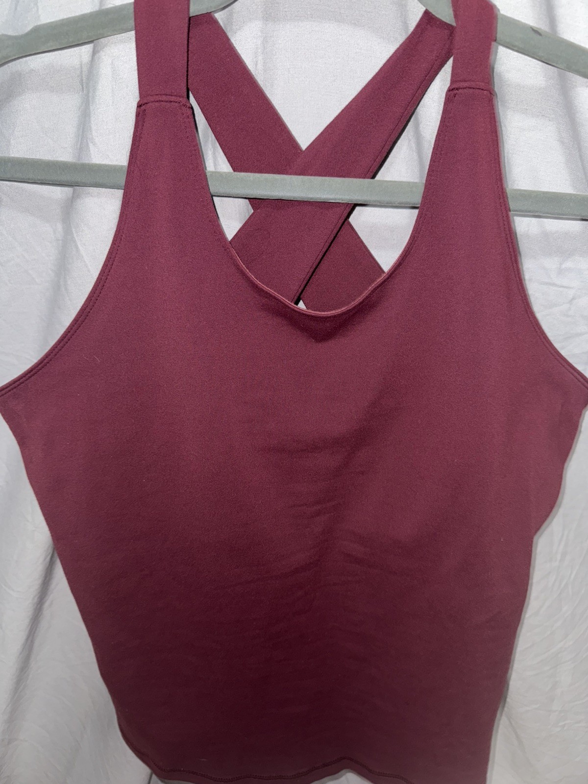 Lululemon Women\'s maroon/red Crop Tank Athletic crisscross back Sleeveless 14