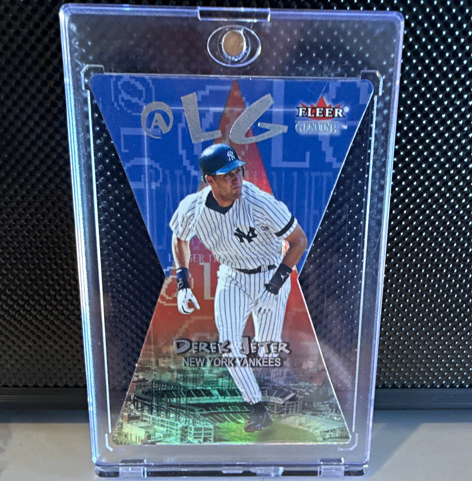 2001 Fleer Genuine @LG Derek Jeter Yankees #1@ Serial Numbered /15 Insert 2001 Fleer Genuine @LG Derek Jeter Yankees #1@ Serial Numbered /15 Insert