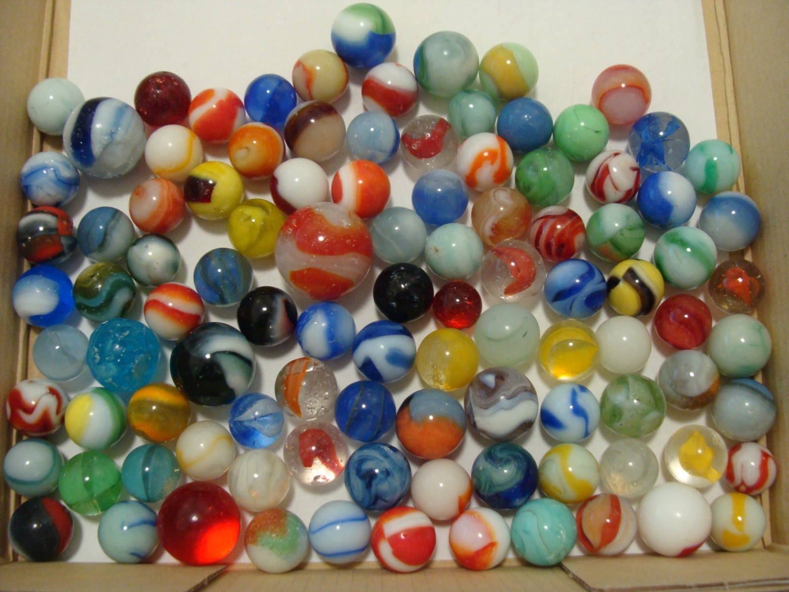 100 Vintage Glass Marbles USED Arts Crafts Old Time Original Toys Display #4 100 Vintage Glass Marbles USED Arts Crafts Old Time Original Toys Display #4