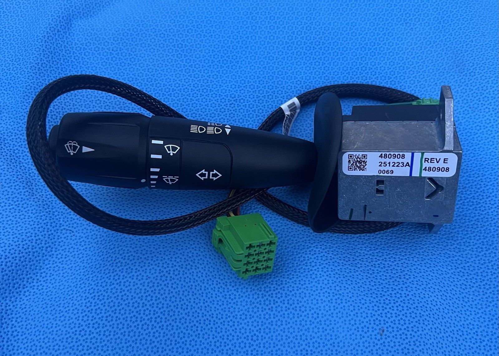 Genuine OEM PACCAR Kenworth Peterbilt TURN SIGNAL SWITCH P/N 480908