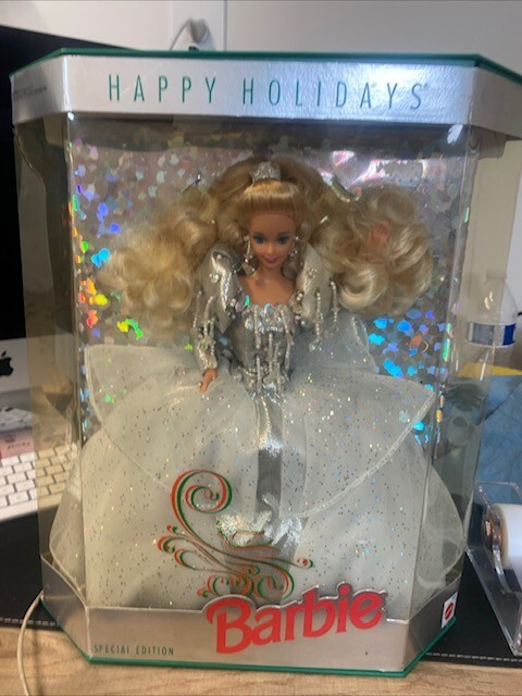 1992 Happy Holidays Special Edition Barbie Doll Mattel 1429 1992 Happy Holidays Special Edition Barbie Doll Mattel 1429