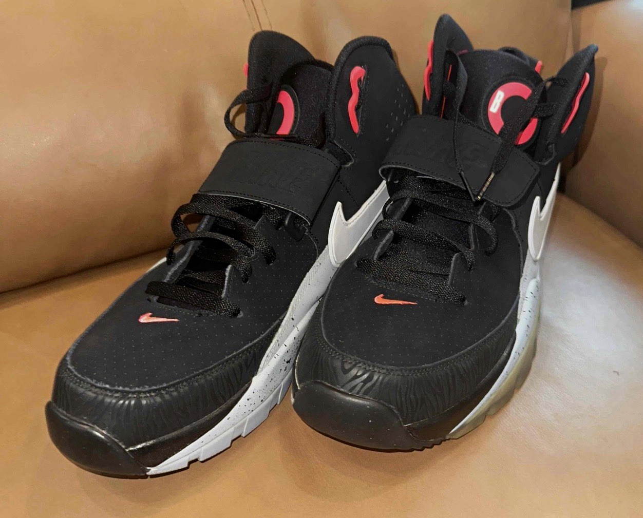 Nike Air BO 1 High. Bo Jackson Black/White-Atomic Red 2014 705069-001 Nike Air BO 1 High. Bo Jackson Black/White-Atomic Red 2014 705069-001