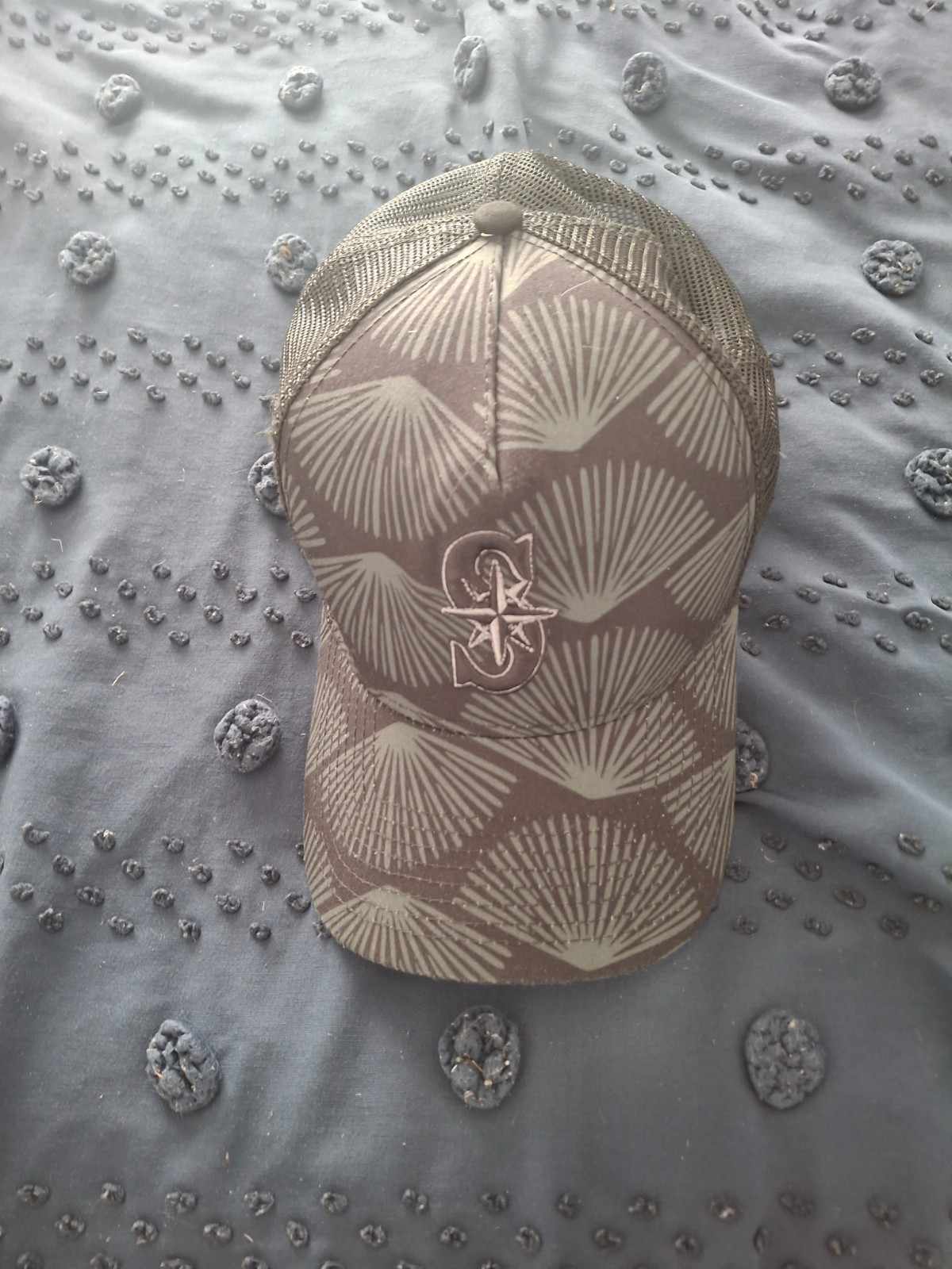 Seattle Mariners MLB Camo Palm Leaf Mesh Trucker Baseball Hat