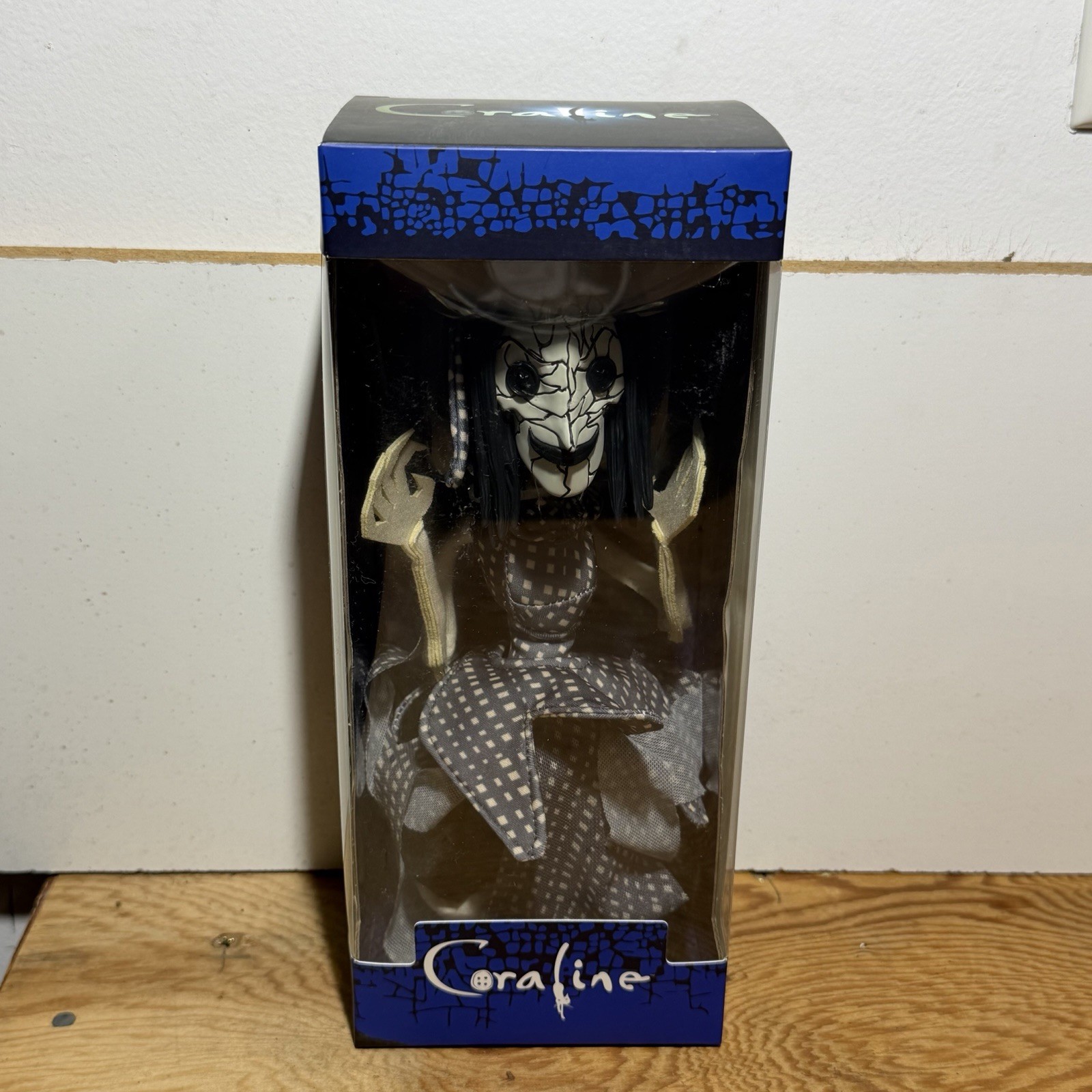 NECA Coraline Other Mother Figure By Laika- Button Eye Doll Beldam Button Eye