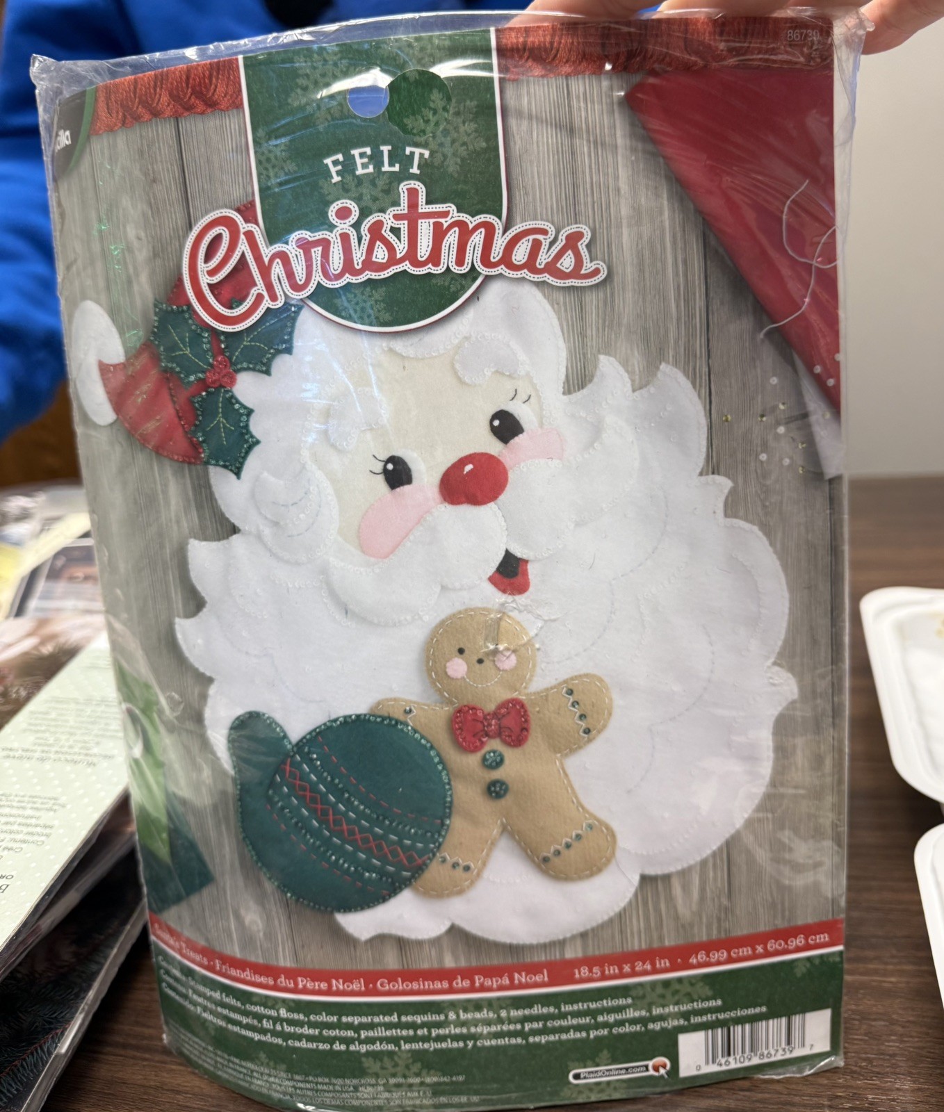NEW Sealed Bucilla Santa\'s Treats Felt Wall Hanging Santa Gingerbread Man 86739 NEW Sealed Bucilla Santa\'s Treats Felt Wall Hanging Santa Gingerbread Man 86739