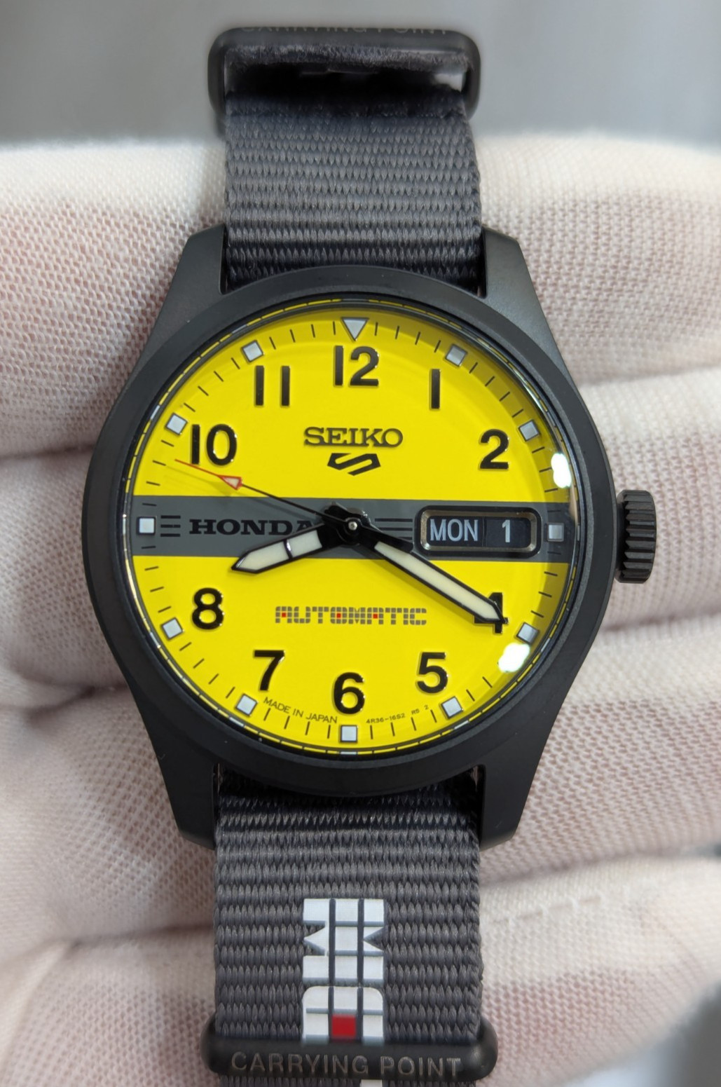 *BRAND NEW* Seiko 5 Honda Limited Ed. MOTOCOMPO Yellow Dial Men\'s Watch HDB010