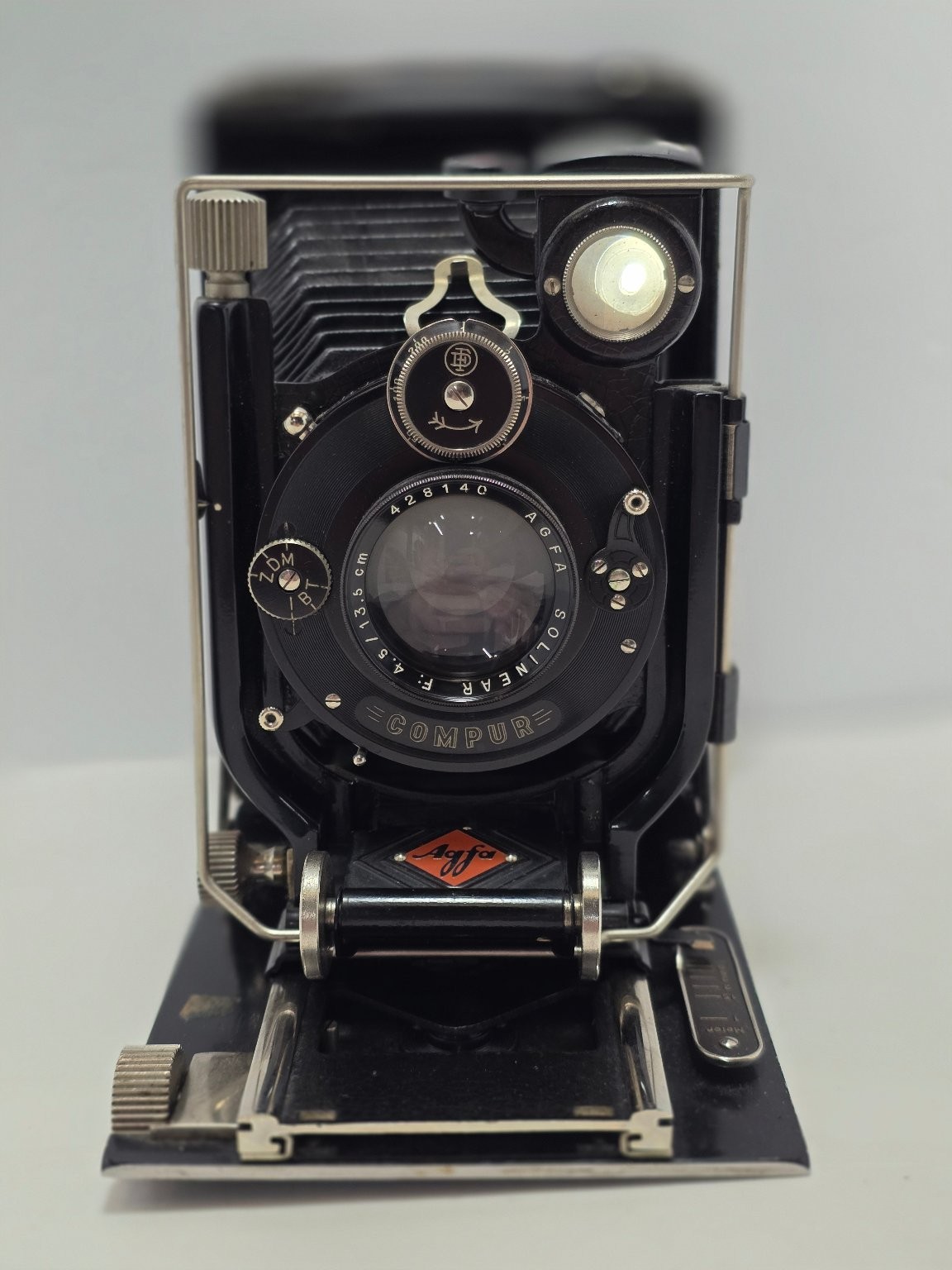 Vintage Agfa Solinar f/4.5 13.5cm Compur Folding Bellows Film Camera Vintage Agfa Solinar f/4.5 13.5cm Compur Folding Bellows Film Camera
