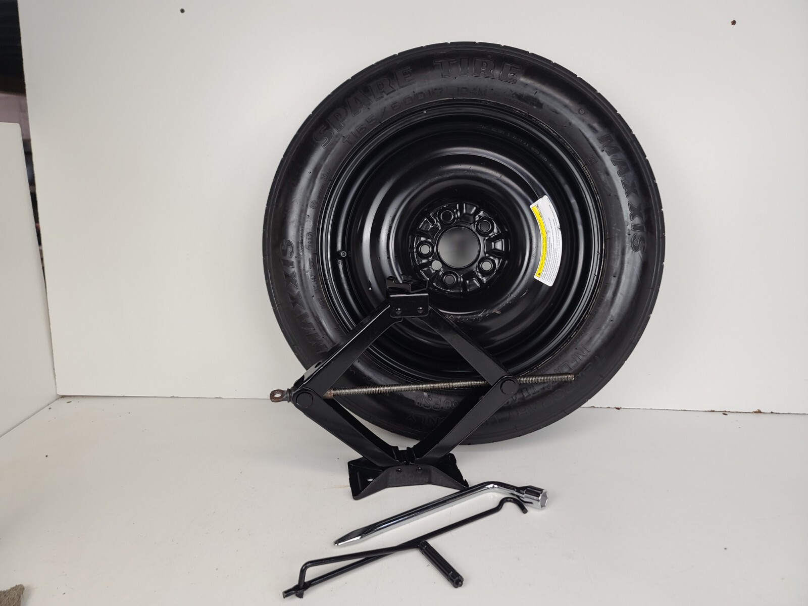 Spare Tire W/Jack Kit 17\