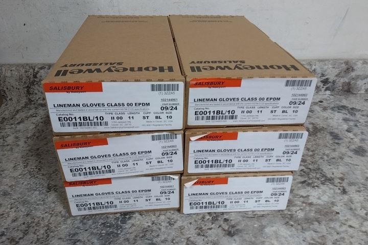 Salisbury E0011BL/10 6 Pk Size 10 Class 00 Blue Electrical Insulating Gloves