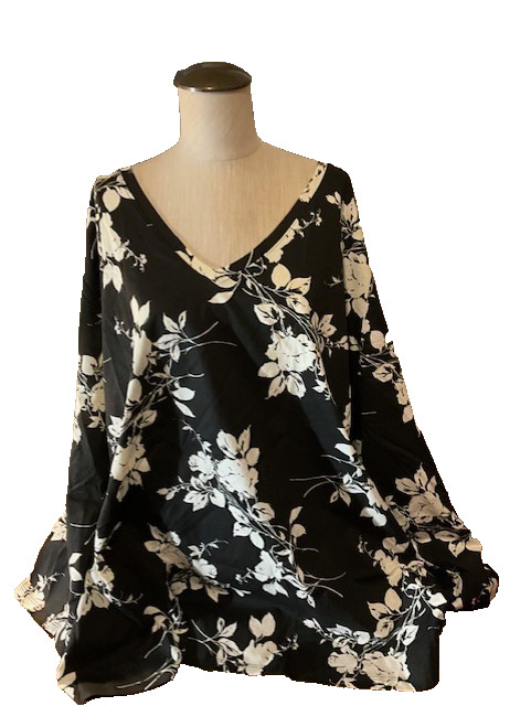 Roaman\'s 5X NWOT Brand New Black Ivory Floral Pullover Tunic Top V-Neck Lg/Sl Roaman\'s 5X NWOT Brand New Black Ivory Floral Pullover Tunic Top V-Neck Lg/Sl