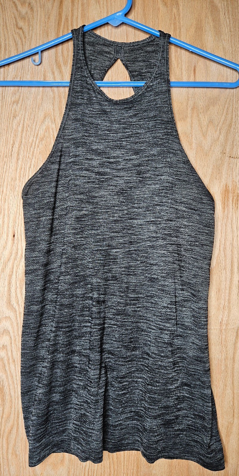 Lululemon Cut Out Crew Tank Top Womens Size 6 Gray Heather Knit Running Training