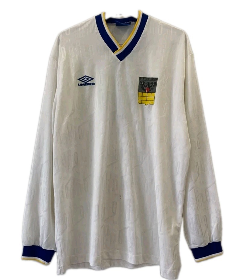 Vtg 90s Umbro Long Sleeve Soccer Jersey Mens XL White Volturno #4 Football#246 Vtg 90s Umbro Long Sleeve Soccer Jersey Mens XL White Volturno #4 Football#246