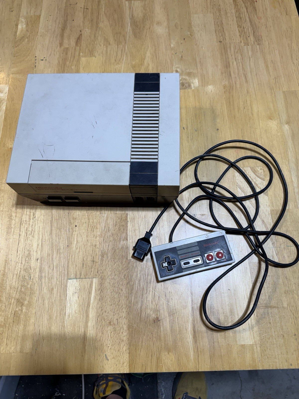 Nintendo NES Console NES-001 w/ Original Controller Powers On Untested As Is