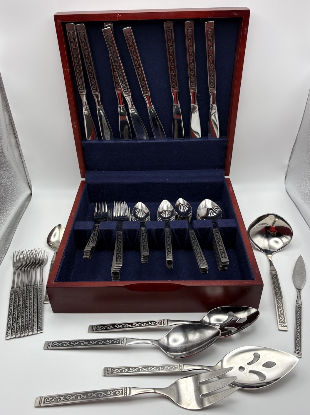 VTG 70pc Oneida 1881 Rogers Flatware Spanish Court, Service For 8, Serving Set