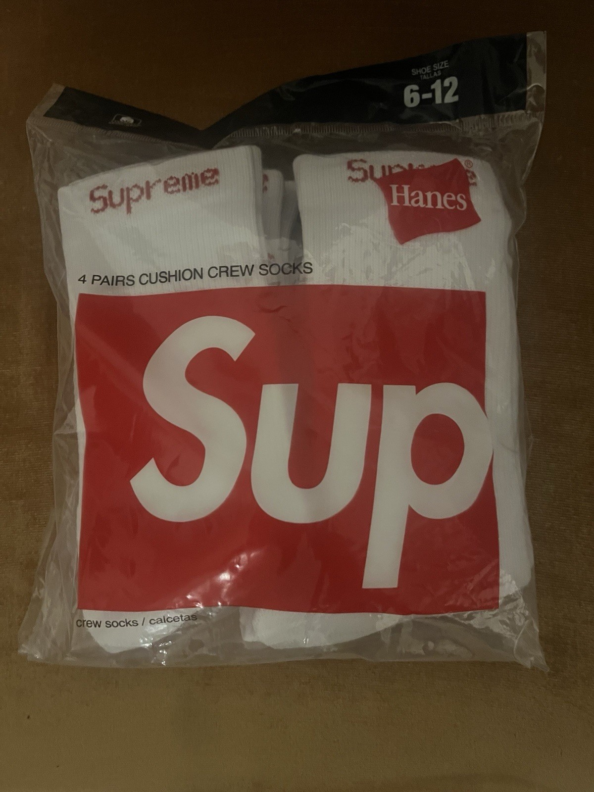 Supreme x Hanes Cushioned Crew Socks 4 Pairs White/Red Men’s 6-12 Mid Calf Supreme x Hanes Cushioned Crew Socks 4 Pairs White/Red Men’s 6-12 Mid Calf