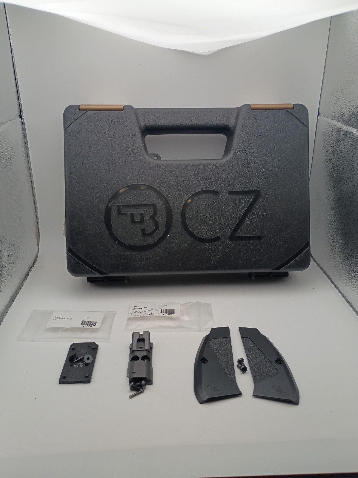 CZ Custom CZ 75 Bull Shadow Case Grips Sight All Factory Original CZ Custom CZ 75 Bull Shadow Case Grips Sight All Factory Original